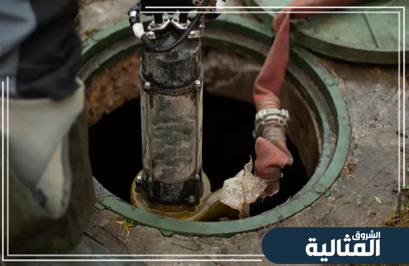 شركة تسليك مواسير الصرف الصحي بالخبر 0507870744 مؤسسة الشروق يستخدم الفني تقنيات متطورة للتعامل مع أصعب الانسدادات وضمان استمرار تدفق المياه بسهولة.